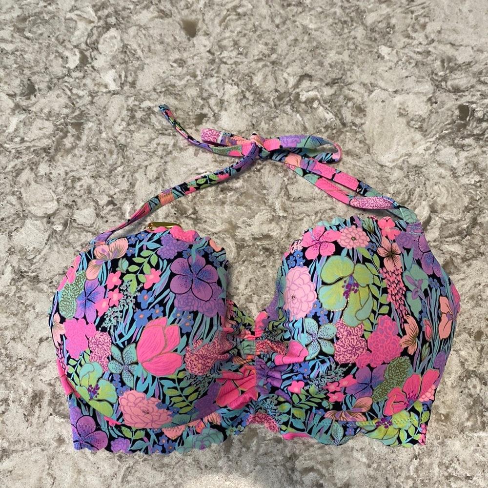 Victoria’s Secret Bikini Top - 34DD